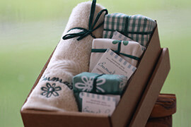 Avocado Gift Box with flannel